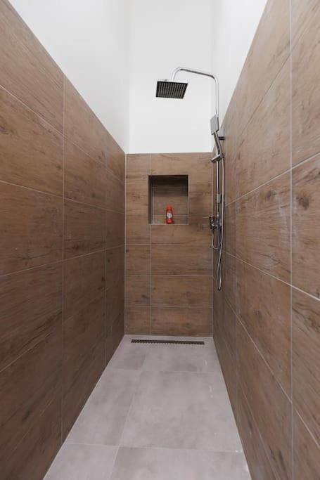 בודפשט The Grove Hideaway Central 2Br Retreat מראה חיצוני תמונה