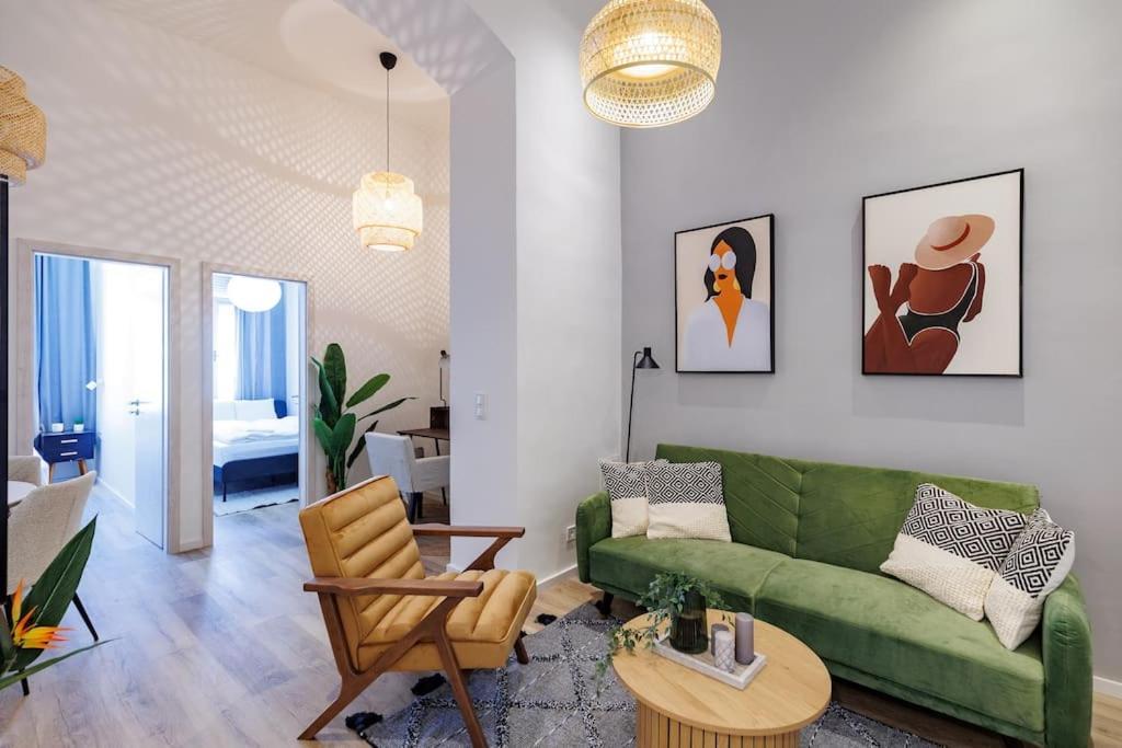 בודפשט The Grove Hideaway Central 2Br Retreat מראה חיצוני תמונה