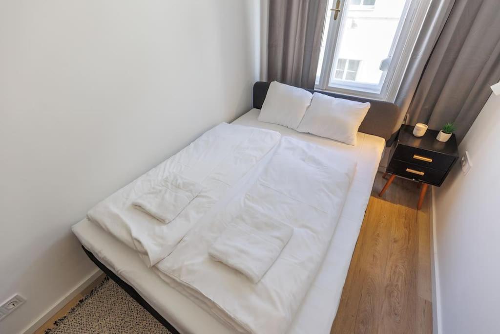 בודפשט The Grove Hideaway Central 2Br Retreat מראה חיצוני תמונה
