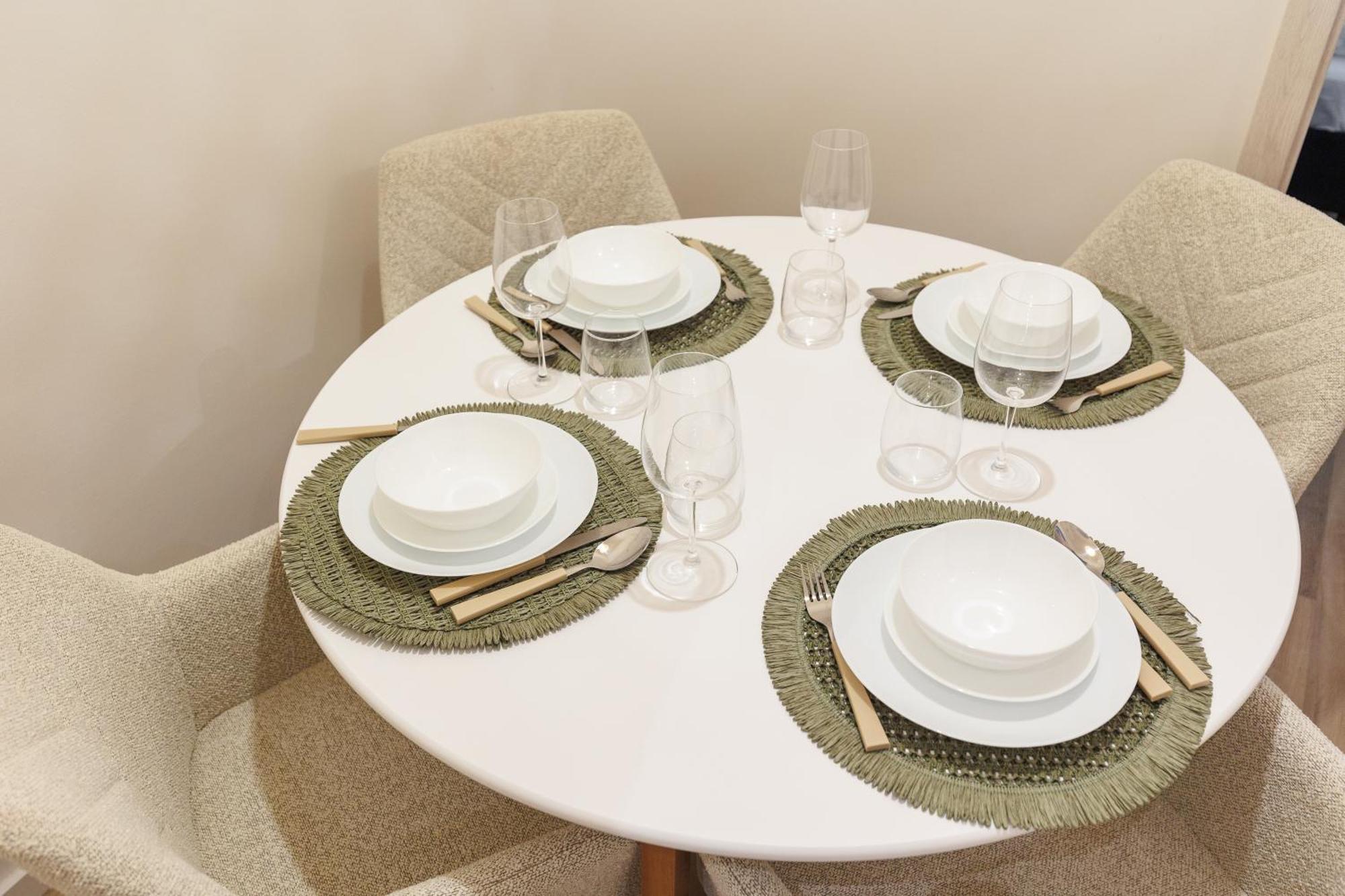 בודפשט The Grove Hideaway Central 2Br Retreat מראה חיצוני תמונה